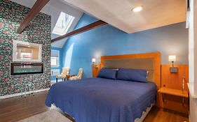 Jonathan Edwards Motel